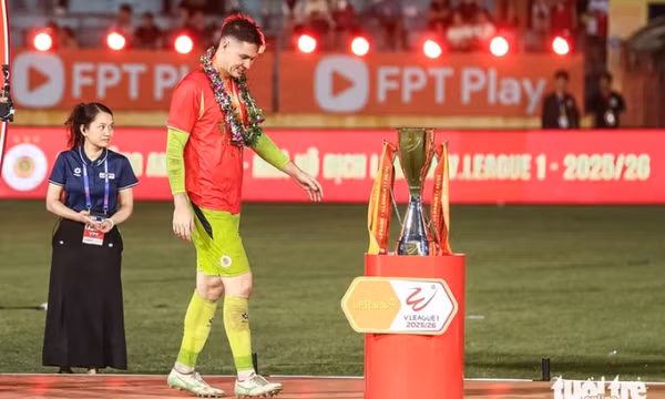 Nguyễn Filip có động thái tranh cãi trước mùa chuyển nhượng