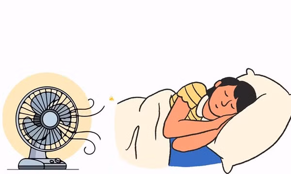 Đừng bật quạt kiểu này cả đêm nếu không muốn cơ thể càng ngủ càng mệt