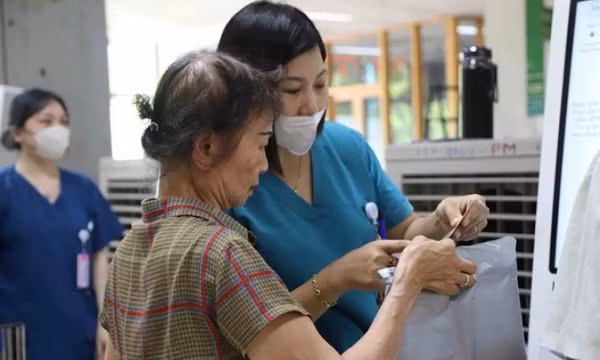 Bệnh viện Trung ương áp dụng chính sách chi trả 50% BHYT khám trái tuyến