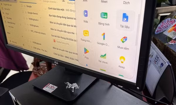 Từ câu hỏi 'cài lậu được không?' đến 'bản quyền xài được bao lâu?'