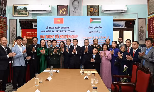 Nhà nước Palestine truy tặng Đại tướng Võ Nguyên Giáp huân chương cao quý