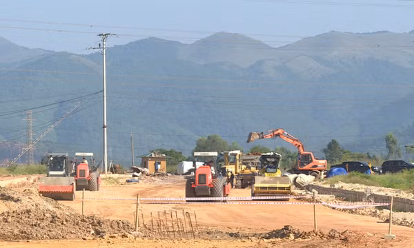 Đẩy nhanh thi công tuyến đường Trung tâm TX Đông Triều