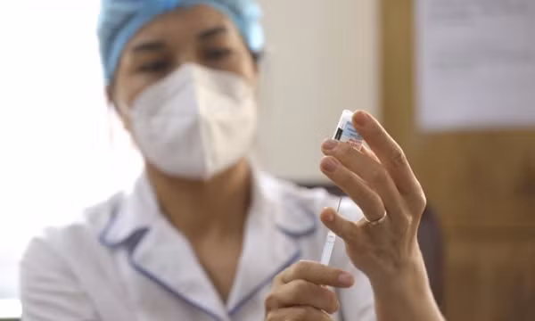 Dự kiến cuối tháng 10 sẽ tiêm vaccine phòng COVID-19 cho trẻ em