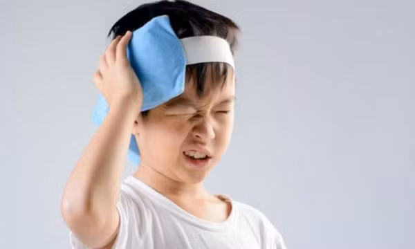 Cách xử trí đúng khi trẻ bị nhức đầu cha mẹ cần biết