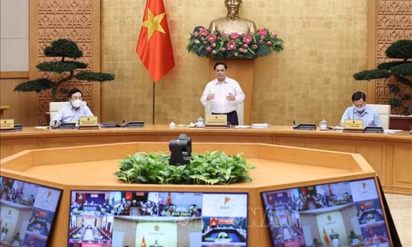 Thủ tướng Phạm Minh Chính: Người dân kiềm chế, không di chuyển tự phát làm lây lan dịch bệnh