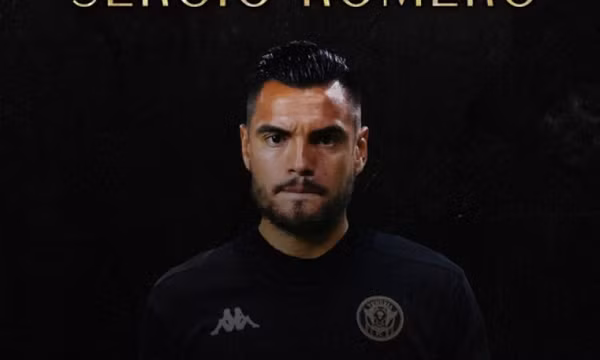 Sau tất cả, Sergio Romero có bến đỗ mới