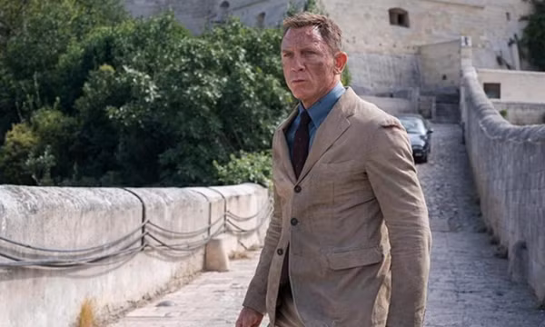Giải mã cơn sốt của "bom tấn" Hollywood "No Time To Die"