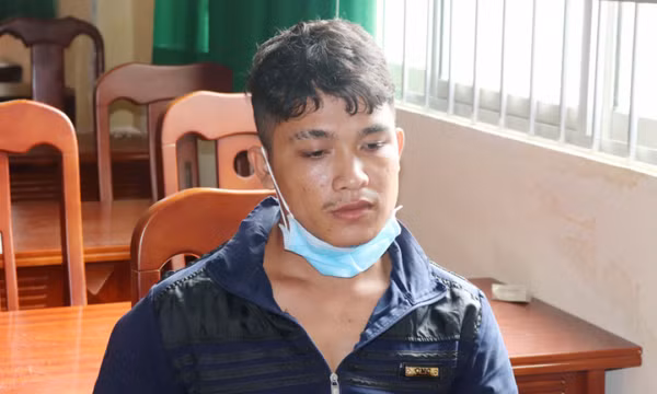 Tên trộm đột nhập nhà dân bê chiếc tủ cùng 100 triệu đồng