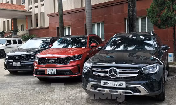 Cận cảnh dàn siêu xe bị thu giữ trong đường dây đánh bạc nghìn tỷ ở Hà Nội