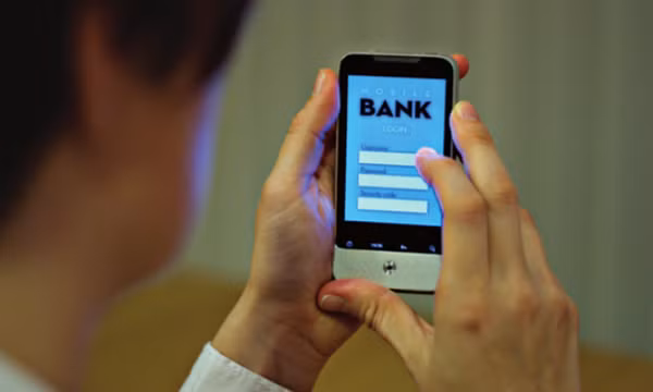 Hà Nam: Bắt 2 đối tượng lừa đảo, chiếm đoạt tài sản qua Facebook