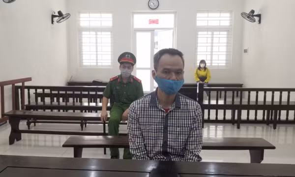 Đâm đồng nghiệp, bảo vệ trường song ngữ lĩnh 13 năm tù