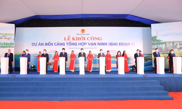 Khởi công Bến cảng tổng hợp Vạn Ninh