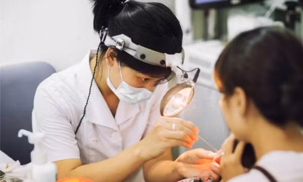 Viêm amidan ở trẻ em: Nguyên nhân, triệu chứng và những lưu ý dành cho cha mẹ
