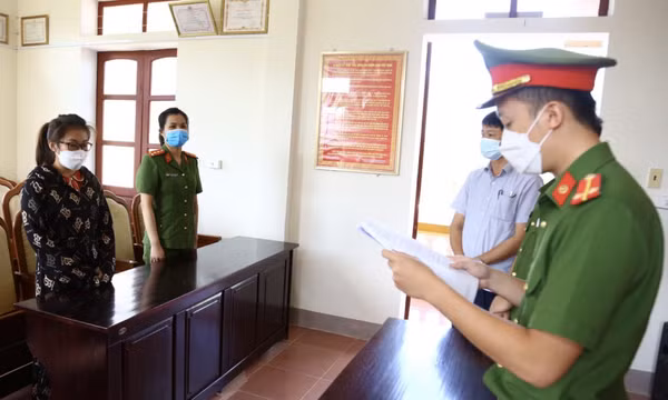 Nữ nhân viên ngân hàng lừa đảo chiếm đoạt 2,9 tỷ đồng để "chơi tiền ảo"
