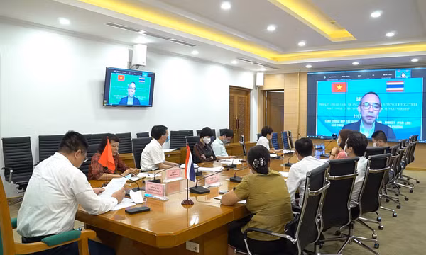 Mở cửa lại du lịch: Thấy gì từ mô hình Phuket Sandbox?