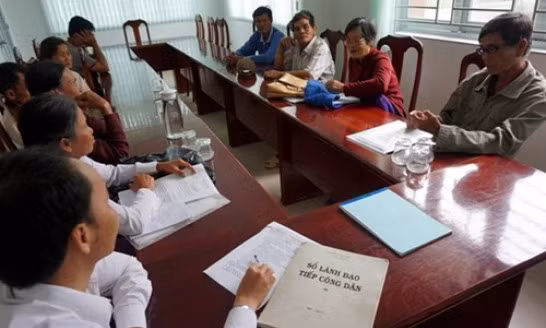 Người đứng đầu cơ quan, đơn vị có trách nhiệm tiếp công dân định kỳ hoặc đột xuất