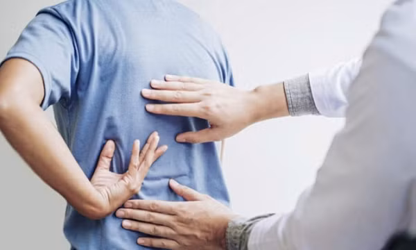 Hai dấu hiệu ở lưng cảnh báo ung thư thận