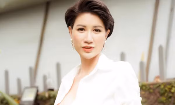 'Thánh chửi' Trang Trần bị phạt 7,5 triệu đồng, hứa dừng nói tục trên mạng xã hội