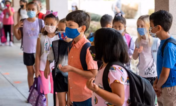 Tại sao trẻ em cần được tiêm phòng vaccine ngừa COVID-19?