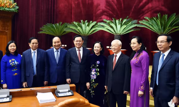 Bế mạc Hội nghị Trung ương 4
