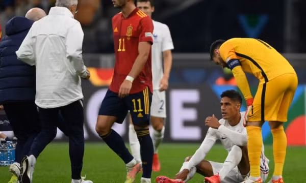 Man Utd đón nhận thêm cú sốc từ Raphael Varane