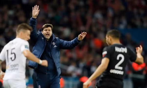 Mbappe cứu PSG