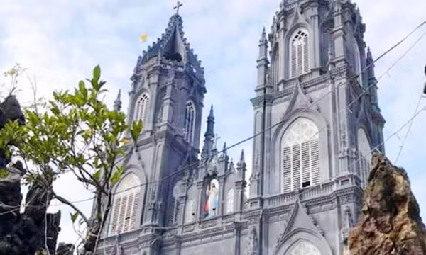 Nhà thờ Trà Cổ - điểm đến hấp dẫn nơi địa đầu Tổ quốc