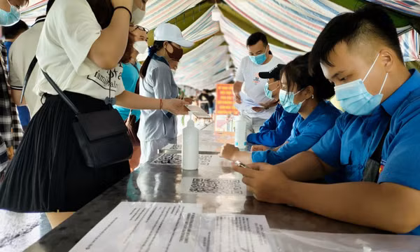NỐI DÀI NHỮNG CÁNH TAY PHÒNG DỊCH