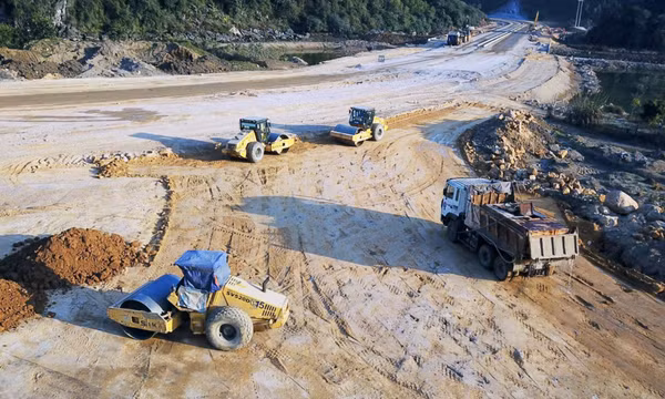 Lợi ích kép từ việc tận dụng đất đá thải mỏ