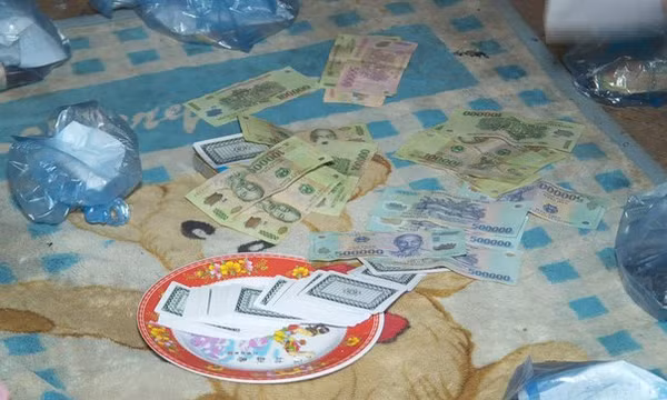 Tạm giữ hình sự nhóm con bạc sát phạt trong lò mổ heo