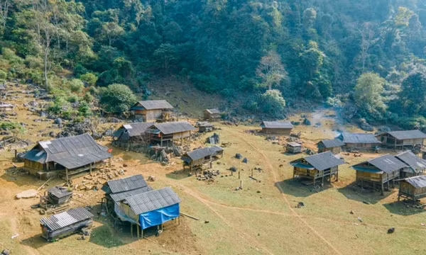 Hang Táu 'nguyên thủy' ở Mộc Châu