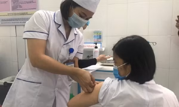 Phân bổ, tổ chức tiêm vaccine để đạt miễn dịch cộng đồng trong thời gian sớm nhất tại khu vực TPHCM