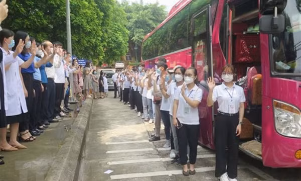 Bộ Quốc phòng tăng cường lực lượng cho các tỉnh miền Nam chống dịch