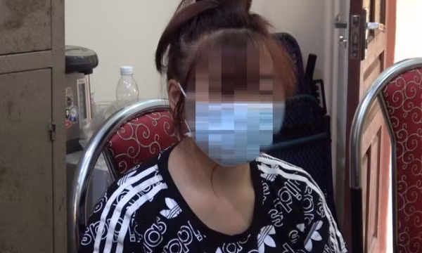 Cô gái trẻ ôm con nhỏ trốn về Việt Nam sau 4 năm bị bán ra nước ngoài