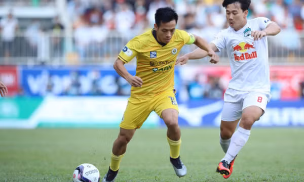 Dừng V-League 2021 vì dịch COVID-19