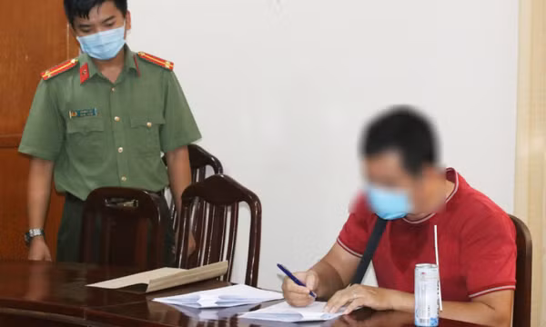Xử phạt người đàn ông ế hàng, tung tin xuyên tạc công tác phòng, chống dịch bệnh trên facebook