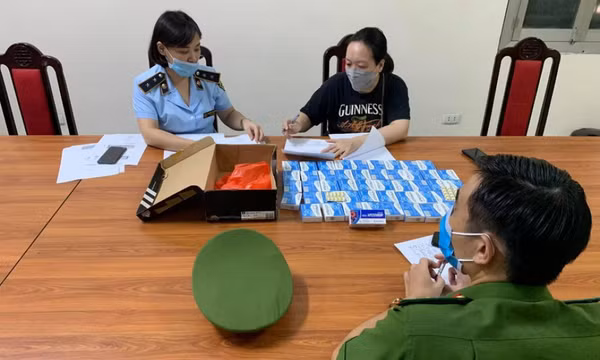 Bị 'sờ gáy' vì gom thuốc ngừa COVID -19 trên mạng về bán kiếm lời