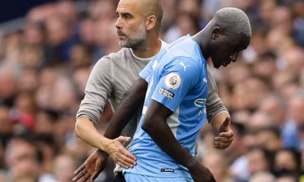 Sao Man City bị bắt vì cáo buộc hiếp dâm