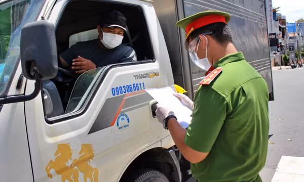 TP Hồ Chí Minh: Từ 0 giờ ngày 25/8 sẽ sử dụng giấy đi đường do Phòng Cảnh sát giao thông cấp mới