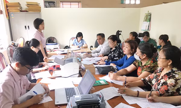 Đồng hành cùng người dân thoát nghèo