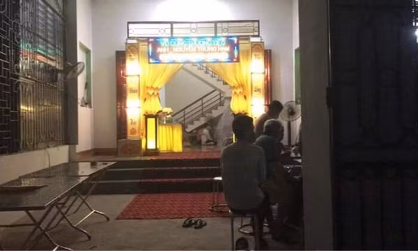 Mâu thuẫn trong lúc đá bóng, nam sinh lớp 12 bị bạn đâm chết