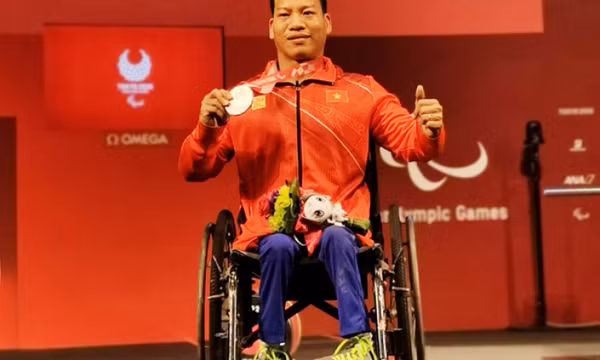 Lê Văn Công lỡ HC vàng Paralympic