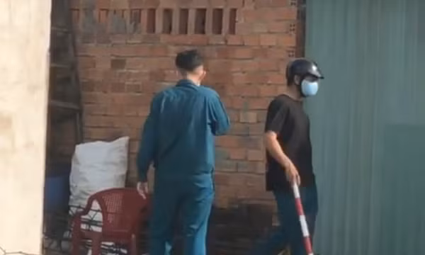 Sát hại vợ, đâm bị thương hai Công an xã