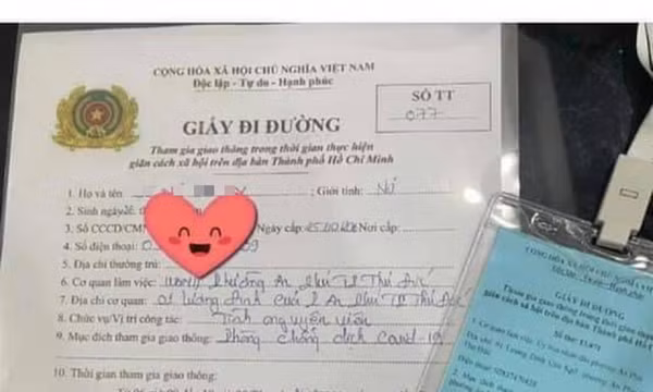 Khoe giấy đi đường được 'chạy vòng vòng' lên Facebook, tình nguyện viên bị thu hồi giấy