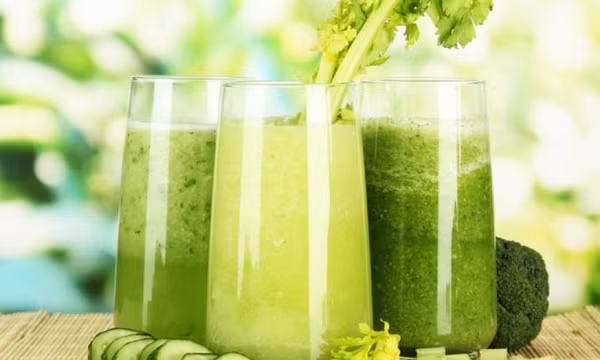 Nhiều người thường uống cần tây để giảm cân mà không ngờ đến những tác hại nguy hiểm này