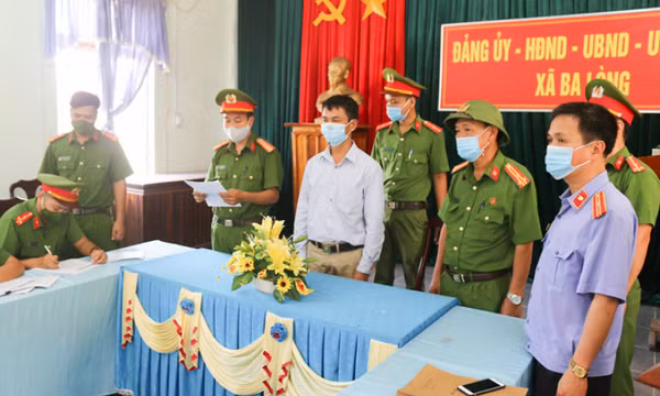 Khởi tố, bắt tạm giam nguyên Chủ tịch và công chức địa chính xã do sai phạm đất đai