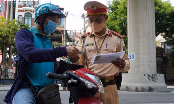 Người dân Hà Nội ra đường phải trình lịch trực, văn bản phân công nhiệm vụ