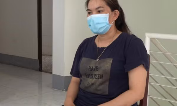 Đòi "thông chốt" cho nhân viên, bà chủ hành hung cán bộ Công an phường