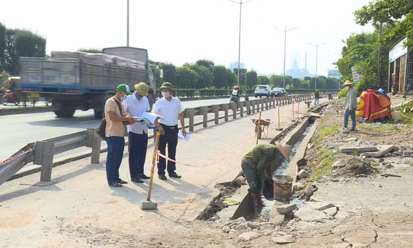 Triển khai mở rộng làn xe thô sơ trên cầu Bãi Cháy