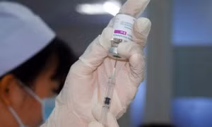 Điều tra việc công chức phường nhận tiền “bồi dưỡng” để tiêm vaccine COVID-19